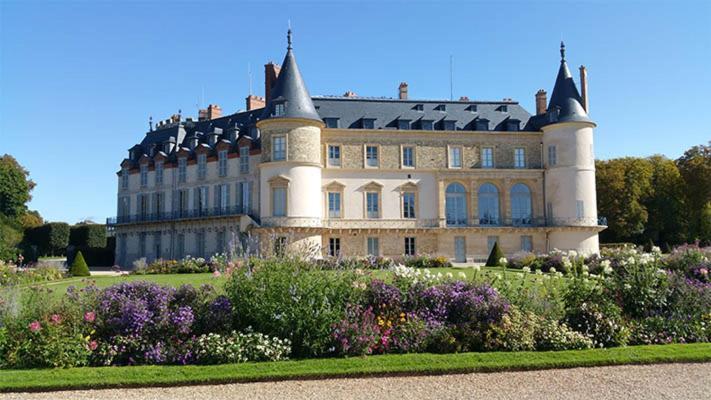 Le Nid Douillet D'Angelique Et David Avec Parking Apartment Rambouillet Exterior photo